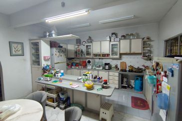 Oug 2 Storey Bungalow High Hill Area for Sale