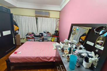 Oug 2 Storey Bungalow High Hill Area for Sale