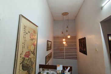 Oug 2 Storey Bungalow High Hill Area for Sale