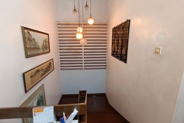 Oug 2 Storey Bungalow High Hill Area for Sale