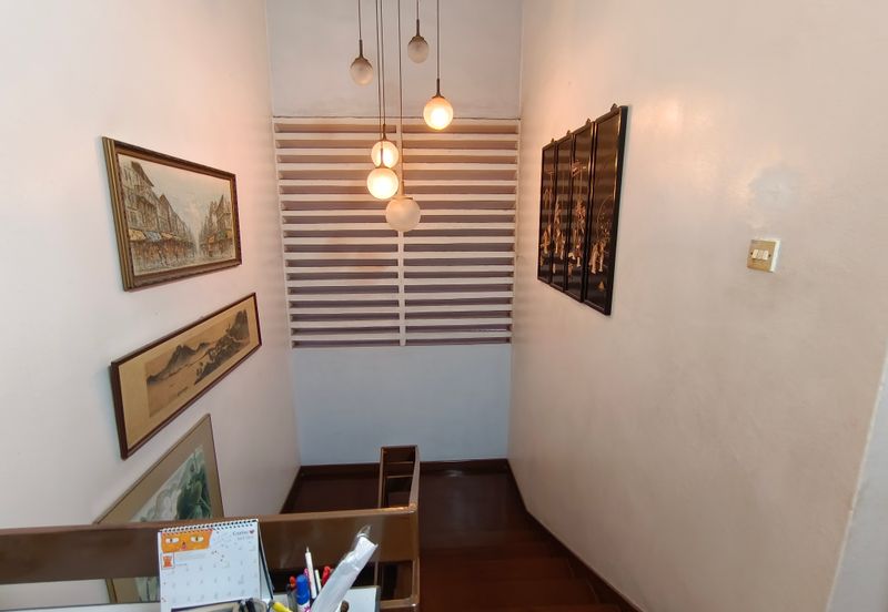 Oug 2 Storey Bungalow High Hill Area for Sale