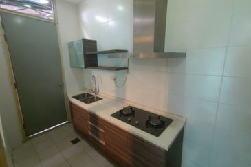 Oug/Happy Garden New 4.5 Storey Terrace House With Lift For Sale