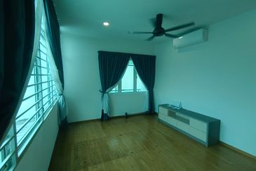 Oug/Happy Garden New 4.5 Storey Terrace House With Lift For Sale