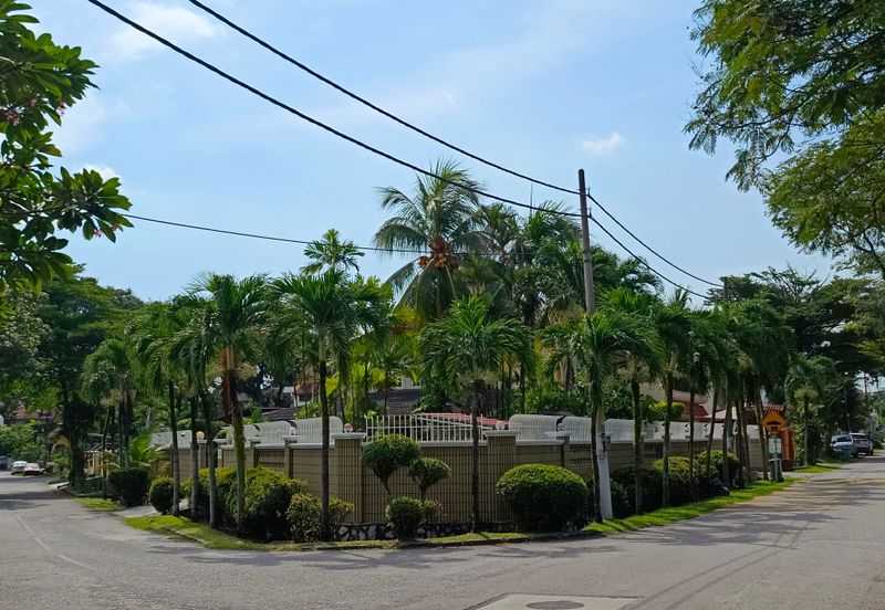 OUG 2 Storey Corner Bungalow Suitable for Business Usage