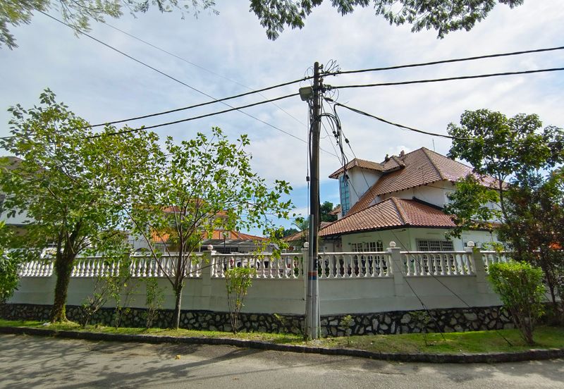 OUG 2 Storey Corner Bungalow Suitable for Business Usage