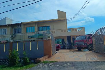 OUG 2 Storey Corner Bungalow Suitable for Business Usage