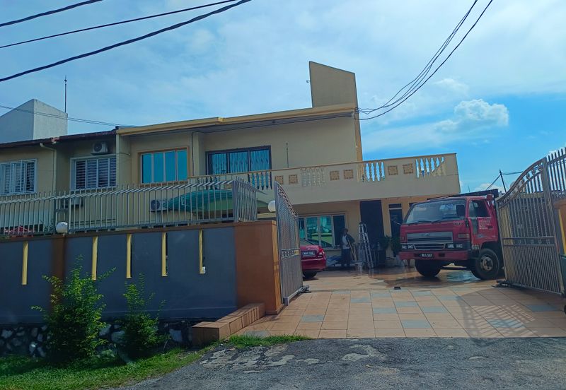 OUG 2 Storey Corner Bungalow Suitable for Business Usage