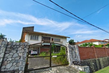 OUG 2 Storey Corner Bungalow Suitable for Business Usage