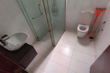 OUG 3 Storey Bungalow For Sale