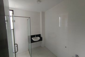 OUG 3 Storey Bungalow For Sale