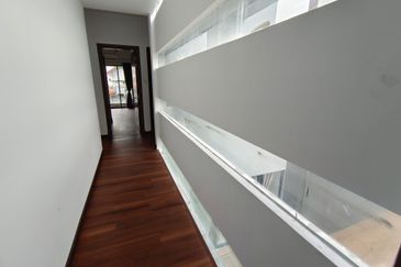 OUG 3 Storey Bungalow For Sale