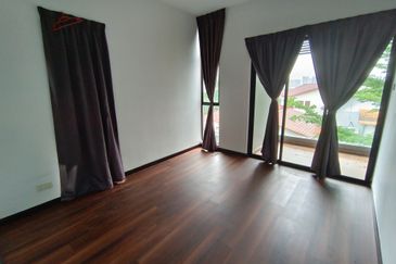 OUG 3 Storey Bungalow For Sale