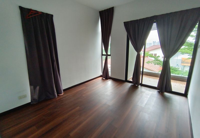 OUG 3 Storey Bungalow For Sale