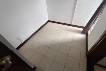 OUG 3 Storey Bungalow For Sale