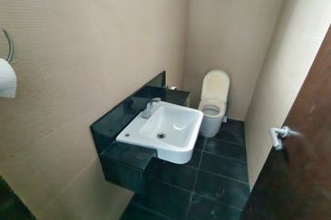 OUG 3 Storey Bungalow For Sale