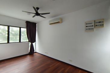 OUG 3 Storey Bungalow For Sale