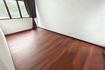 OUG 3 Storey Bungalow For Sale