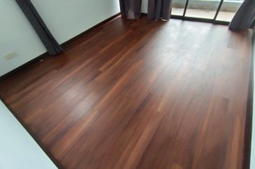 OUG 3 Storey Bungalow Partial Furnished For Rent