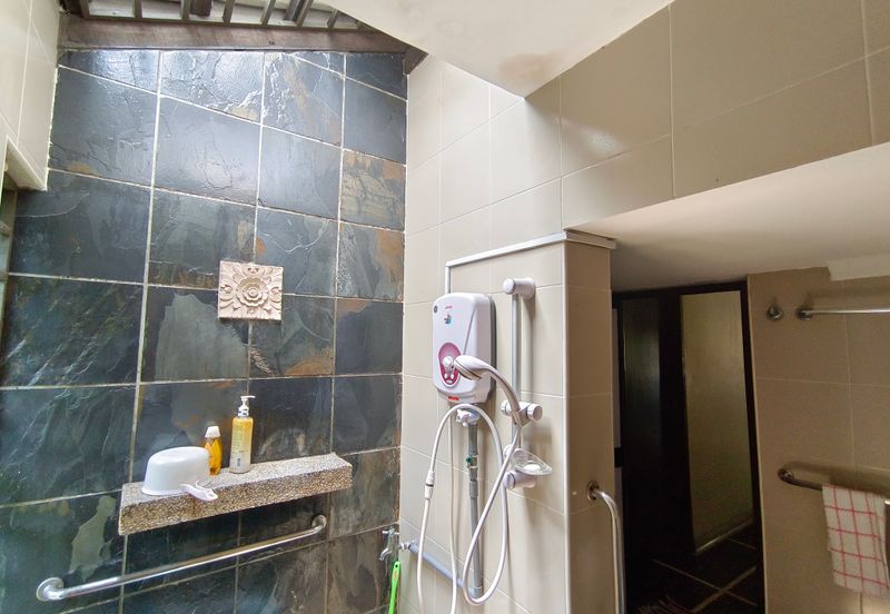 Oug/Taman United Renovated 2 Storey Bungalow High Hill Area for Sale