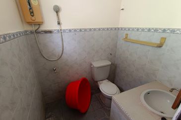 Oug/Taman United Renovated 2 Storey Bungalow High Hill Area for Sale