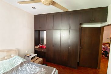 Oug/Taman United Renovated 2 Storey Bungalow High Hill Area for Sale