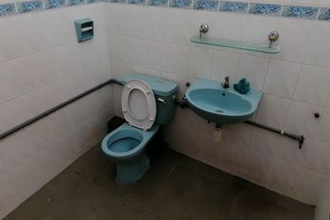 Oug 2 Storey Terrace House For Rent