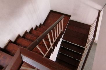 Oug 2 Storey Terrace House For Rent