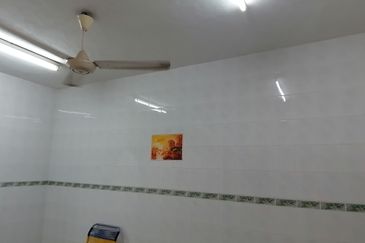 Oug 2 Storey Terrace House For Rent