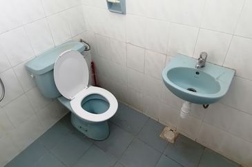 Oug 2 Storey Terrace House For Rent