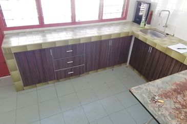 Oug 2 Storey Terrace House For Rent