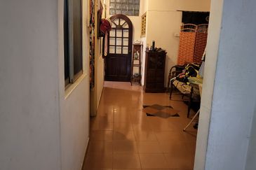 Oug/Happy Garden 1 Storey Terrace House For Sale