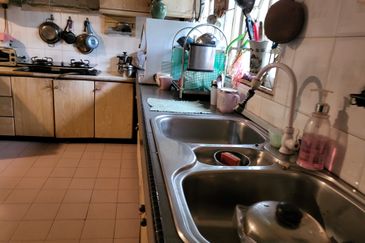 Oug/Happy Garden 1 Storey Terrace House For Sale