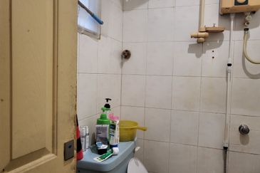 Oug/Happy Garden 1 Storey Terrace House For Sale