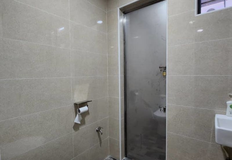 OUG/Happy Garden 1 Storey Full New Renovated House For Sale