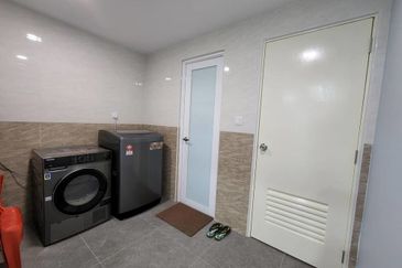 OUG/Happy Garden 1 Storey Full New Renovated House For Sale