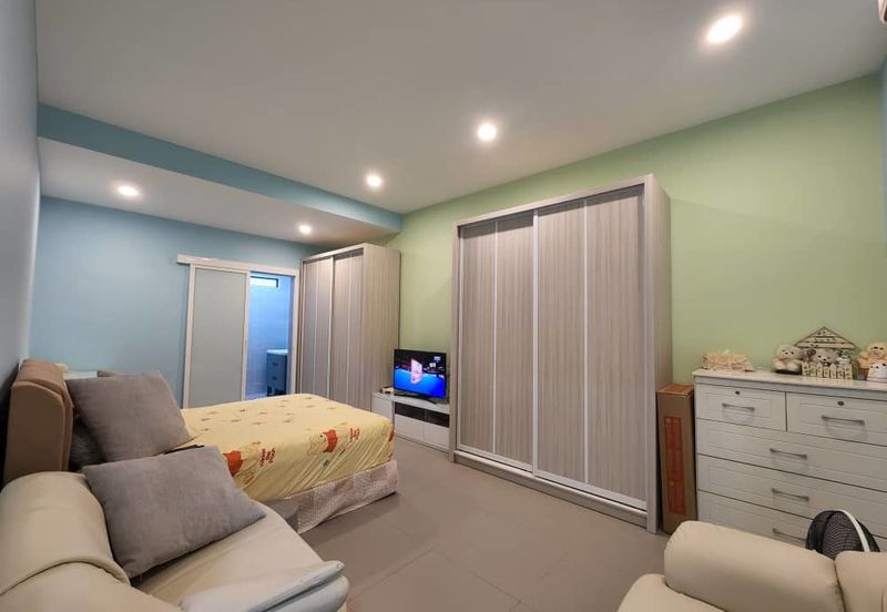 OUG/Happy Garden 1 Storey Full New Renovated House For Sale