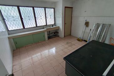 Sri Petaling Top Floor Office For Rent