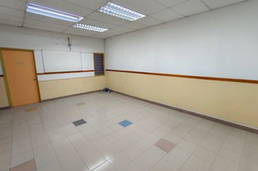 Sri Petaling Top Floor Office For Rent