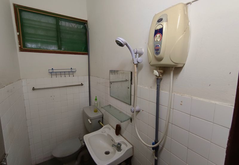 OUG/Happy Garden Freehold 2 Storey Terrace House For Sale