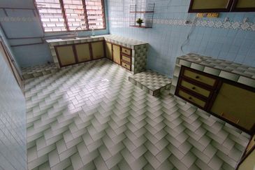 OUG/Happy Garden Freehold 2 Storey Terrace House For Sale