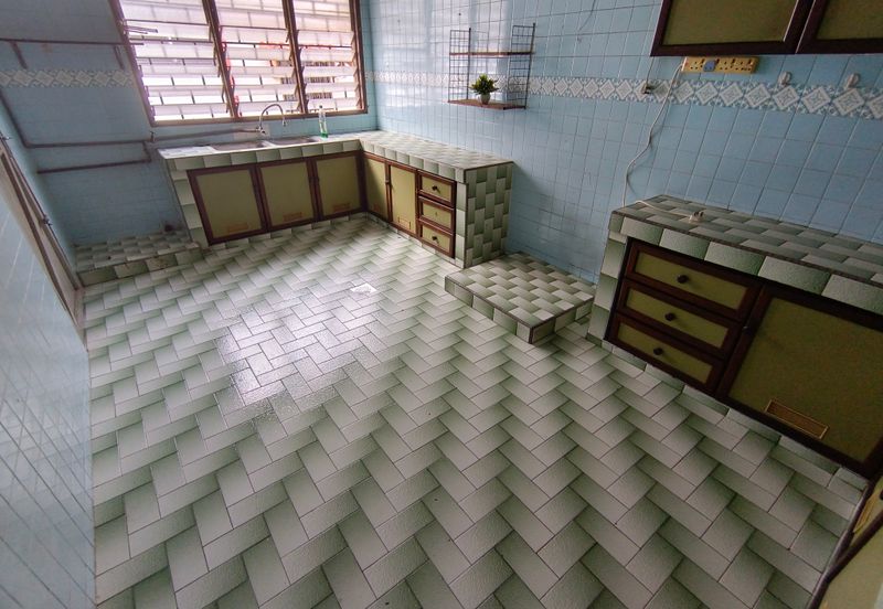 OUG/Happy Garden Freehold 2 Storey Terrace House For Sale