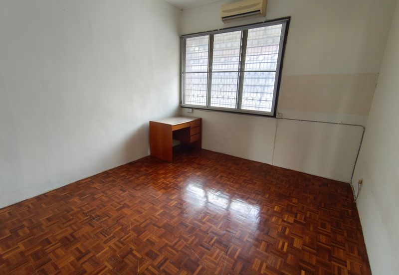 OUG/Happy Garden Freehold 2 Storey Terrace House For Sale