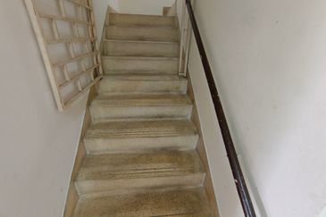 OUG/Happy Garden Freehold 2 Storey Terrace House For Sale