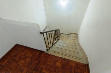 OUG/Happy Garden Freehold 2 Storey Terrace House For Sale