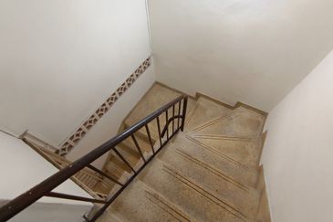 OUG/Happy Garden Freehold 2 Storey Terrace House For Sale