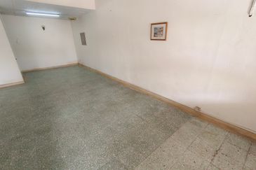 OUG/Happy Garden Freehold 2 Storey Terrace House For Sale