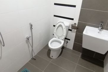 Oug/Happy Garden New Gated Guarded 4.5 Storey Terrace House For Rent