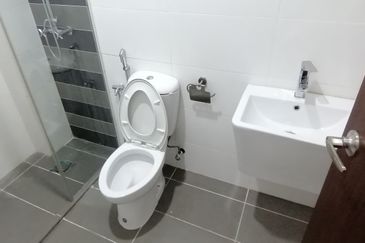 Oug/Happy Garden New Gated Guarded 4.5 Storey Terrace House For Rent