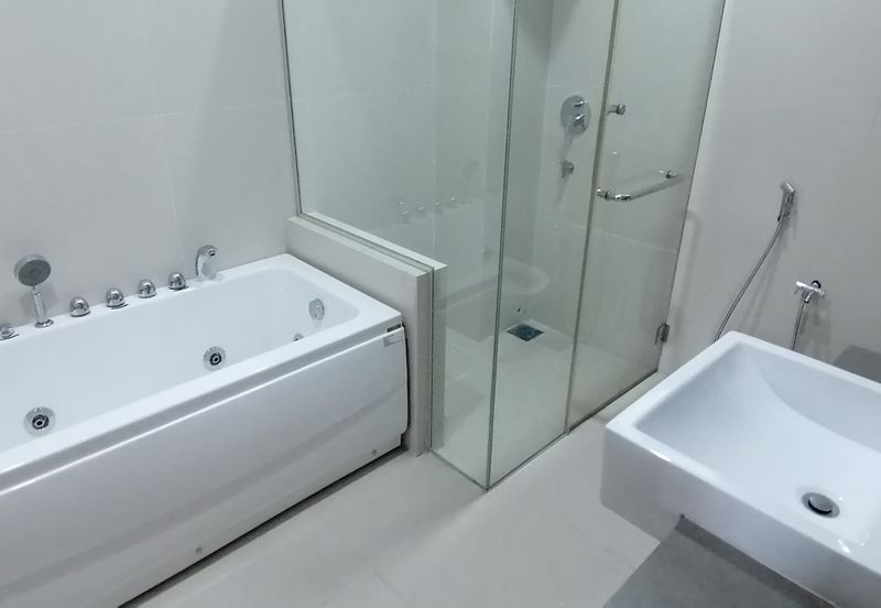 Oug/Happy Garden New Gated Guarded 4.5 Storey Terrace House For Rent