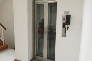 Oug/Happy Garden New Gated Guarded 4.5 Storey Terrace House For Rent